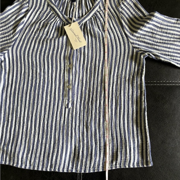 NWT Universal Thread Gauzy Pinstripe Blouse - Picture 5 of 10